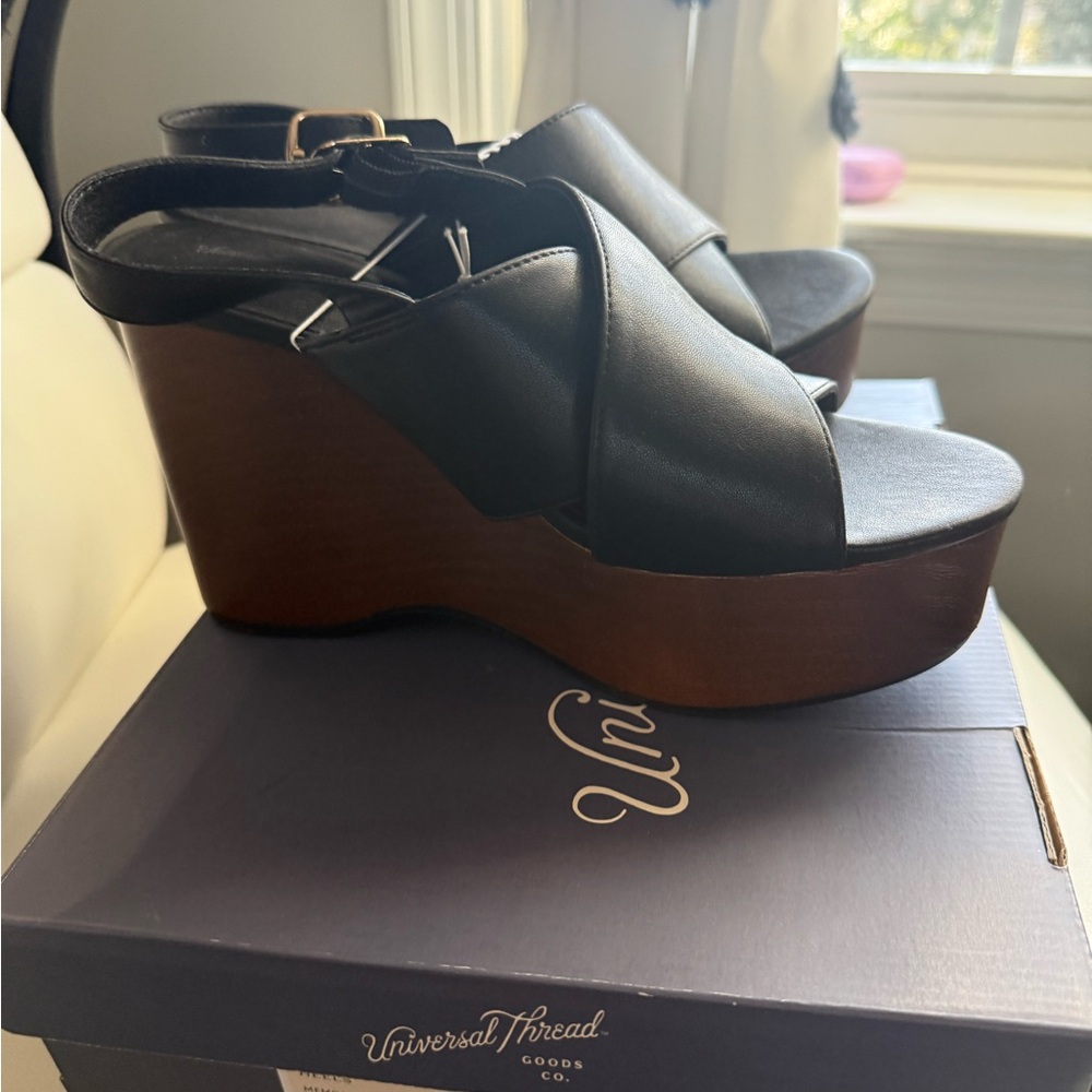 Universal Thread Black and Brown Wedge Sandals
